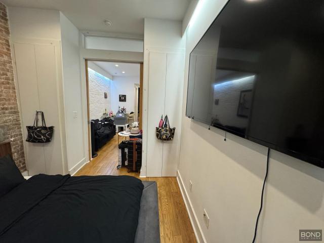 Foto principal - 1 bedroom in New York NY 10019