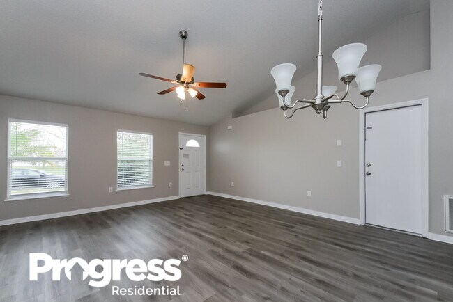 Building Photo - 2790 Woodland Creek Loop