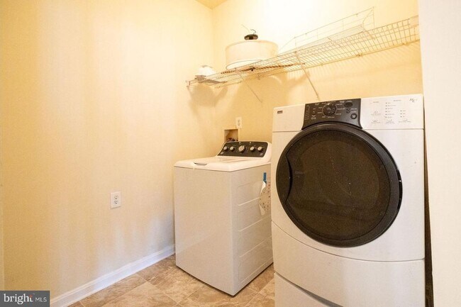 Building Photo - 3114 Irma Ct