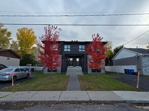 Building Photo - 3860 Rue Prince-Charles