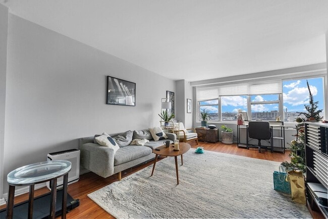 Foto del edificio - 225 St Pauls Ave