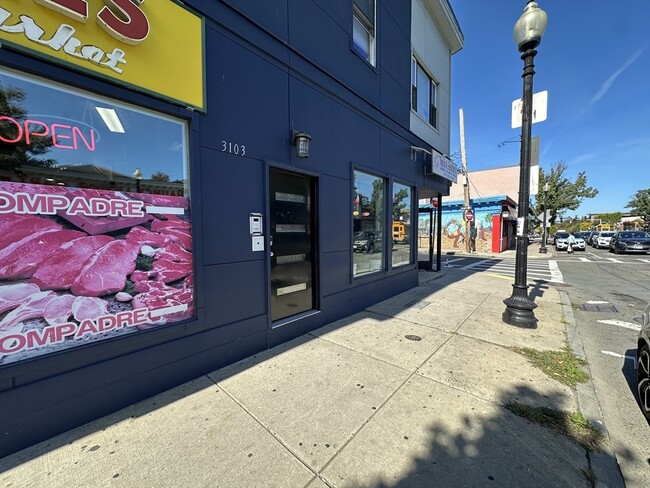 Foto del edificio - 3103 Washington St