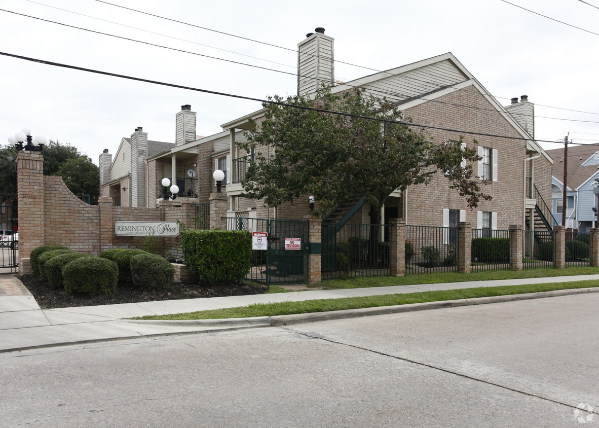 Primary Photo - Remington Place Townhomes