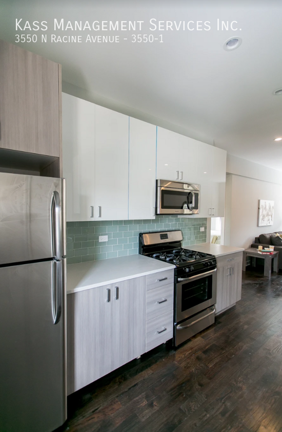 Foto principal - 3550 N Racine Ave