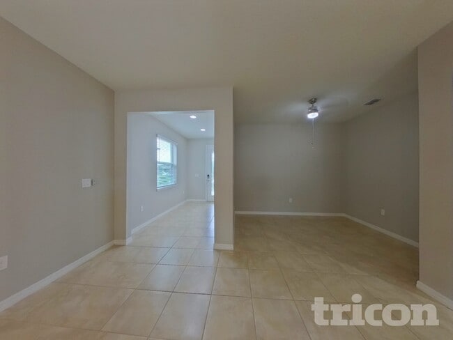 Building Photo - 2743 Red Horse Dr