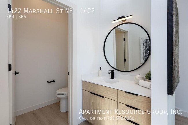 Building Photo - 1422 Marshall St NE