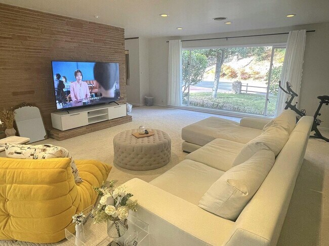 Building Photo - 1805 Sylvian Cir