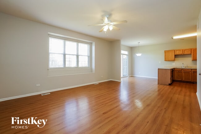 Building Photo - 3833 Pathfinder Ct