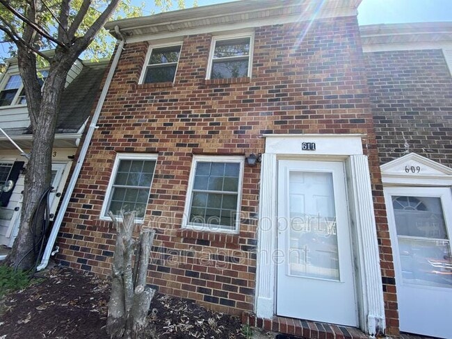 Building Photo - 611 Anvil Rd