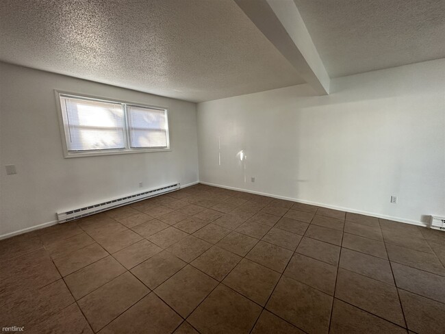 Building Photo - 2 br, 1 bath 4plex - 103 John St