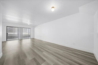 Building Photo - 448 W Windsor Rd