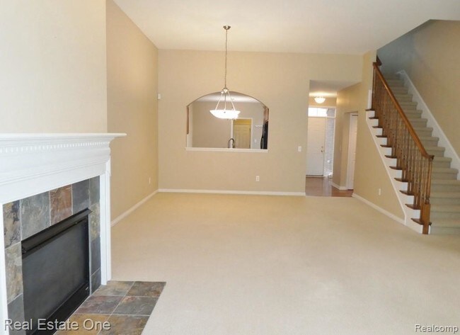 Building Photo - 215 Harrington Dr