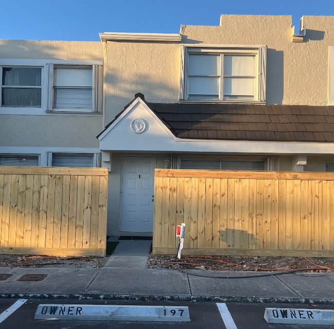 Building Photo - 6855 SW 45th Ln