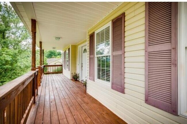 Building Photo - 4244 Rustic Way