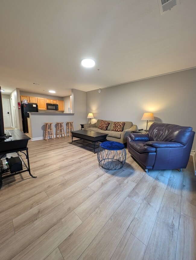 Building Photo - 811 Harts Cove Way