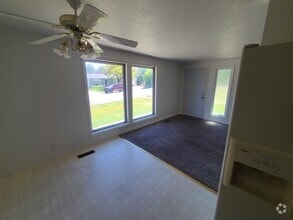 Building Photo - 117 Ranch Dr