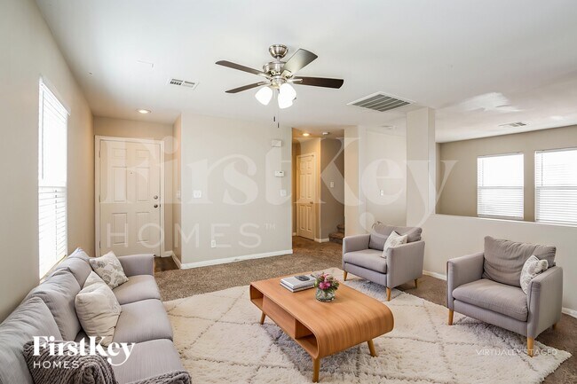 Foto del edificio - 5013 Whistling Acres Ave