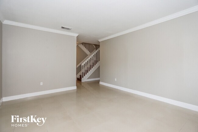 Building Photo - 1320 NE 41st Pl