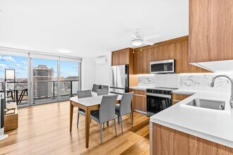 Building Photo - 1515 Liona St