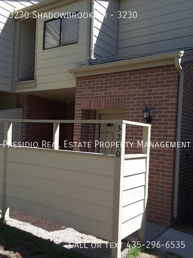 Building Photo - 3230 N Shadowbrook Dr
