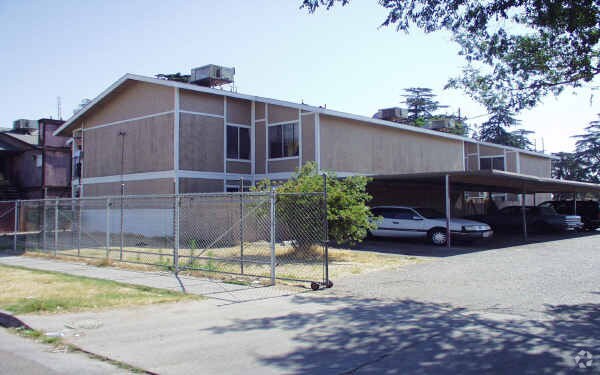 Building Photo - 849 S Adler Ave