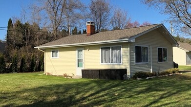 Building Photo - 5178 Silver Shores Ln