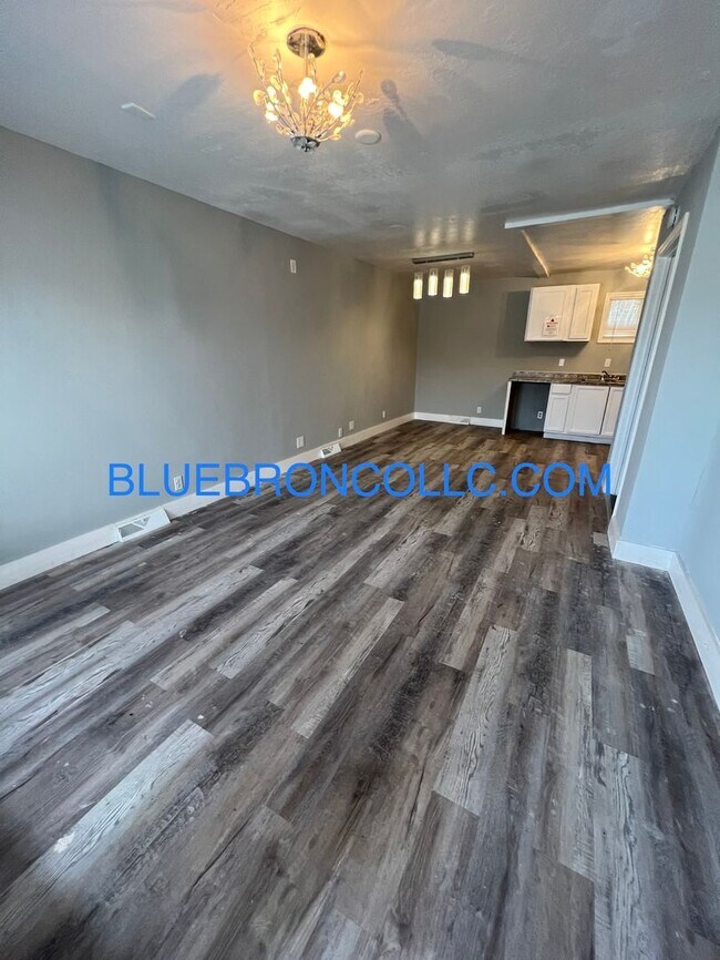 Building Photo - Unique property perfect for the right person