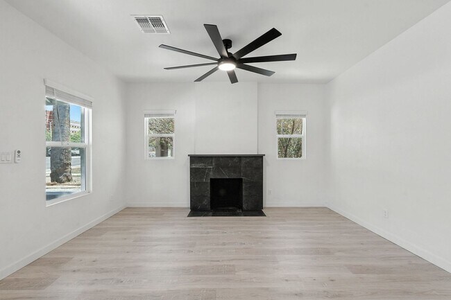 Foto del edificio - 840 E 6th St