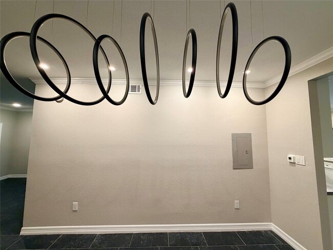 Building Photo - 811 Threadneedle St