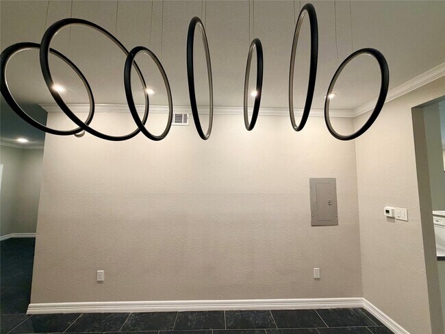 Photo - 811 Threadneedle St Apartment