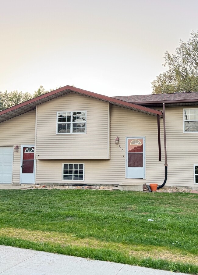 Building Photo - 502 N 4th St