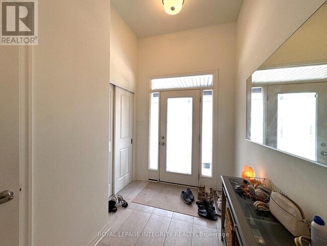 Building Photo - 148 Overberg Way
