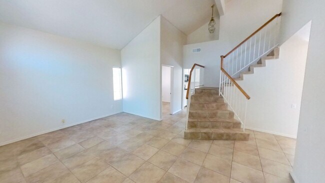 Building Photo - Spacious 4 Bedroom 3 Full Bath Plus Office...