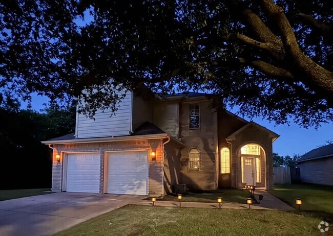 Building Photo - 7612 Parkside Trl