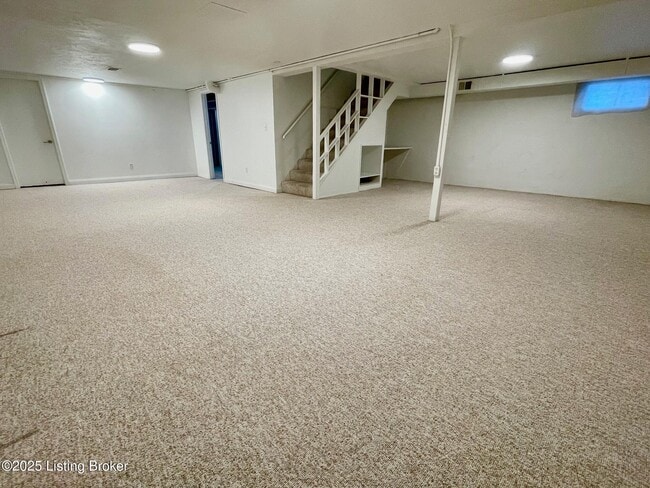 Building Photo - 8113 Clematis Ln