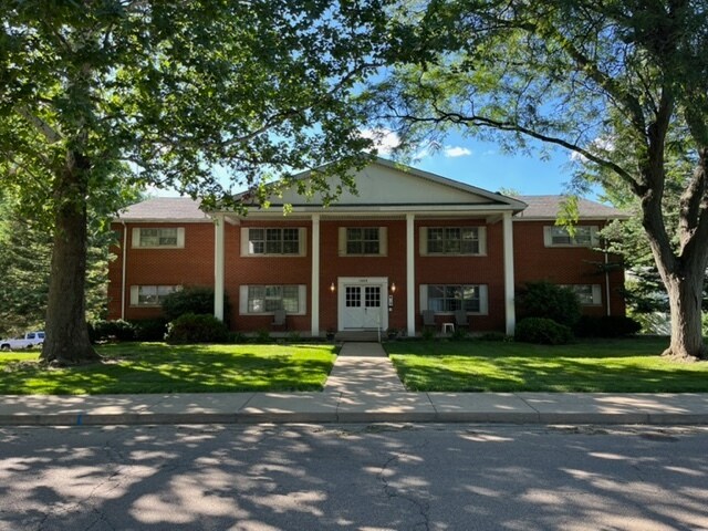 Building Front - 1405 W Teton Dr