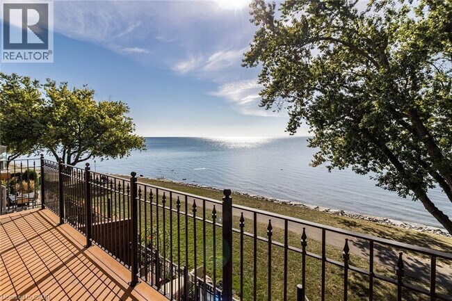 Building Photo - 2082 Waters Edge Dr