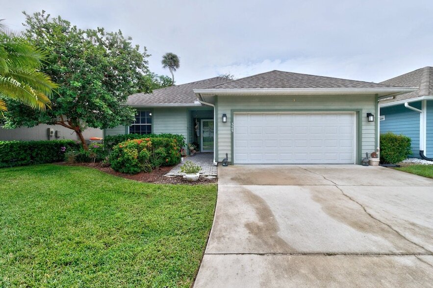 Foto principal - 325 Hawthorne Ln