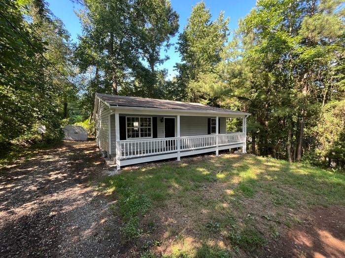 Building Photo - Location! Location! Rent Ready!