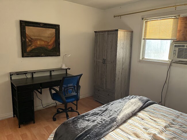 Dormitorio #2 - 3457 Plata St