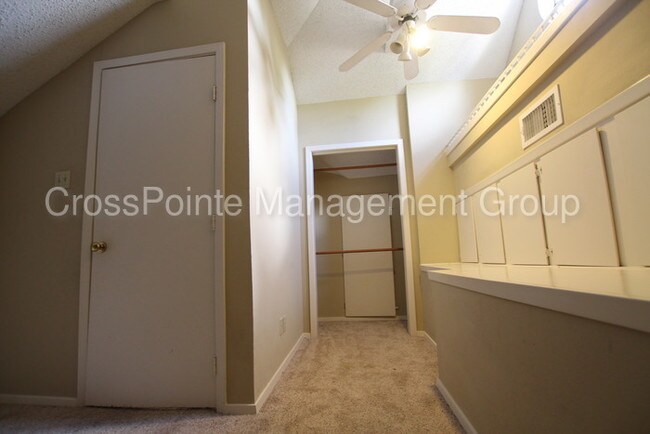 Foto del edificio - 1747 Eaglewood Dr