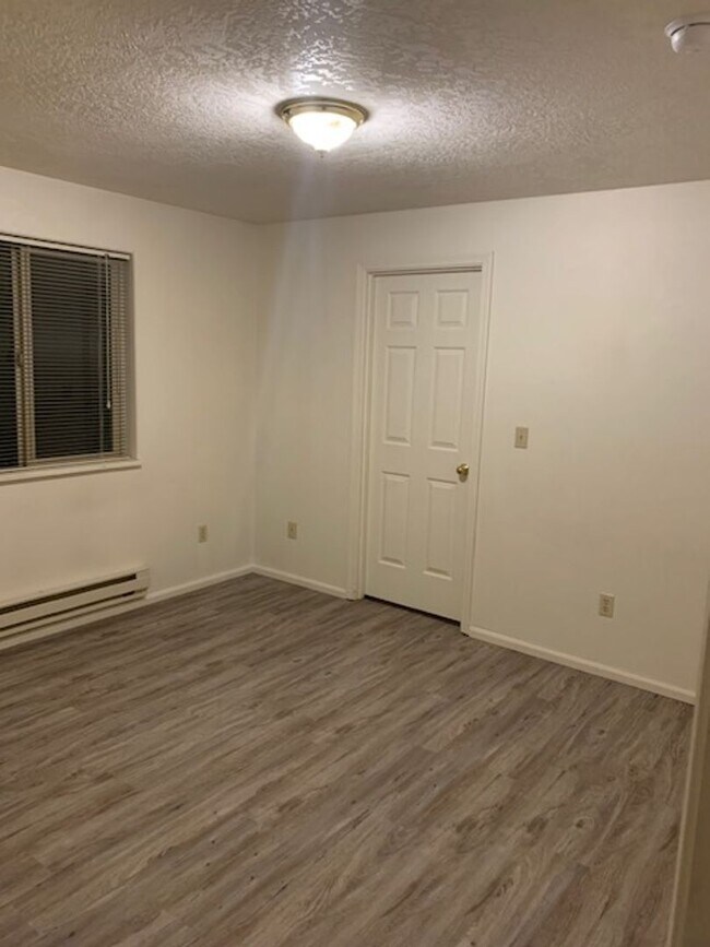 Foto del edificio - 705 Benjamin Ave