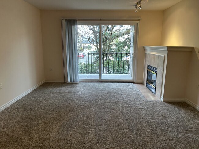 Building Photo - 7516-7516 Topaz Dr