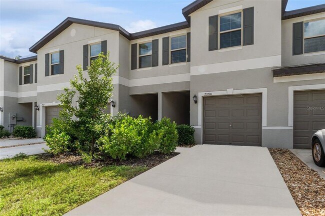 Building Photo - 23220 Willow Glen Way