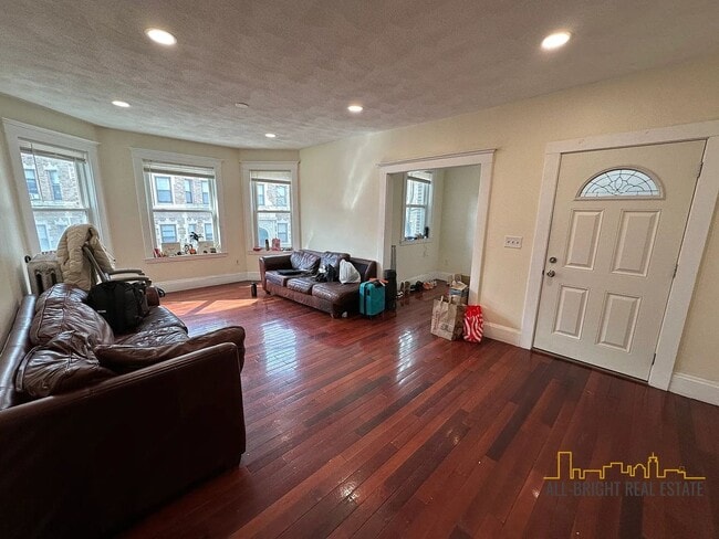 Photo - 194 Kelton St Apartment