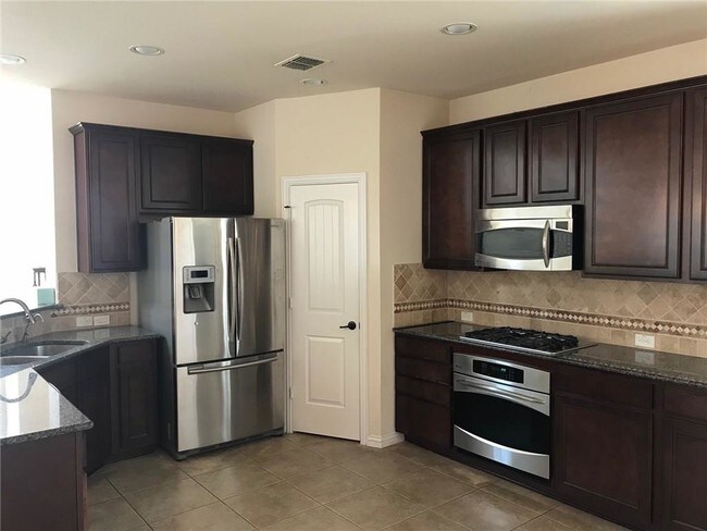 Building Photo - 3400 Porter Creek Dr