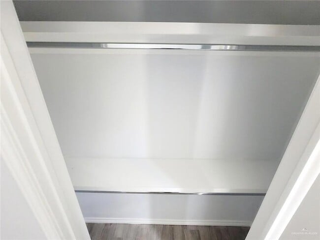 Building Photo - 2812 Rosemary Dr