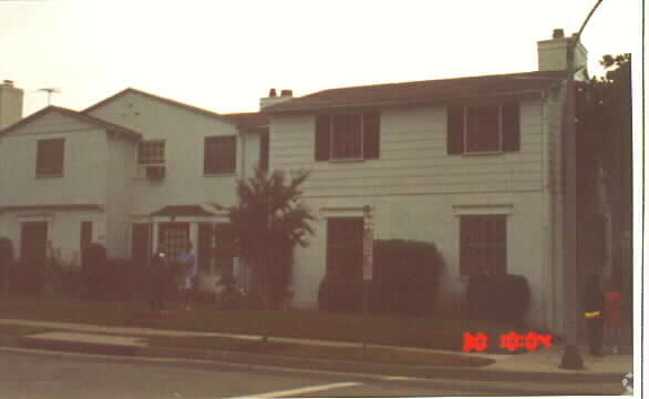 Building Photo - 9749-9753 Gregory Way