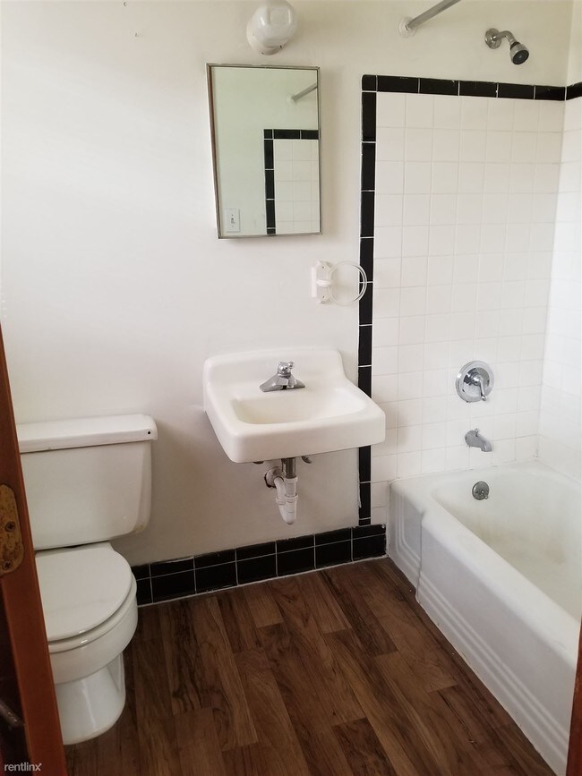 Foto del edificio - 1 br, 1 bath Apartment - Carolyn Apartments