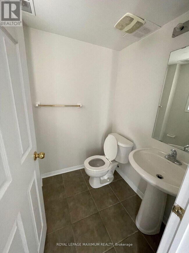 Building Photo - 3066 Eglinton Ave W